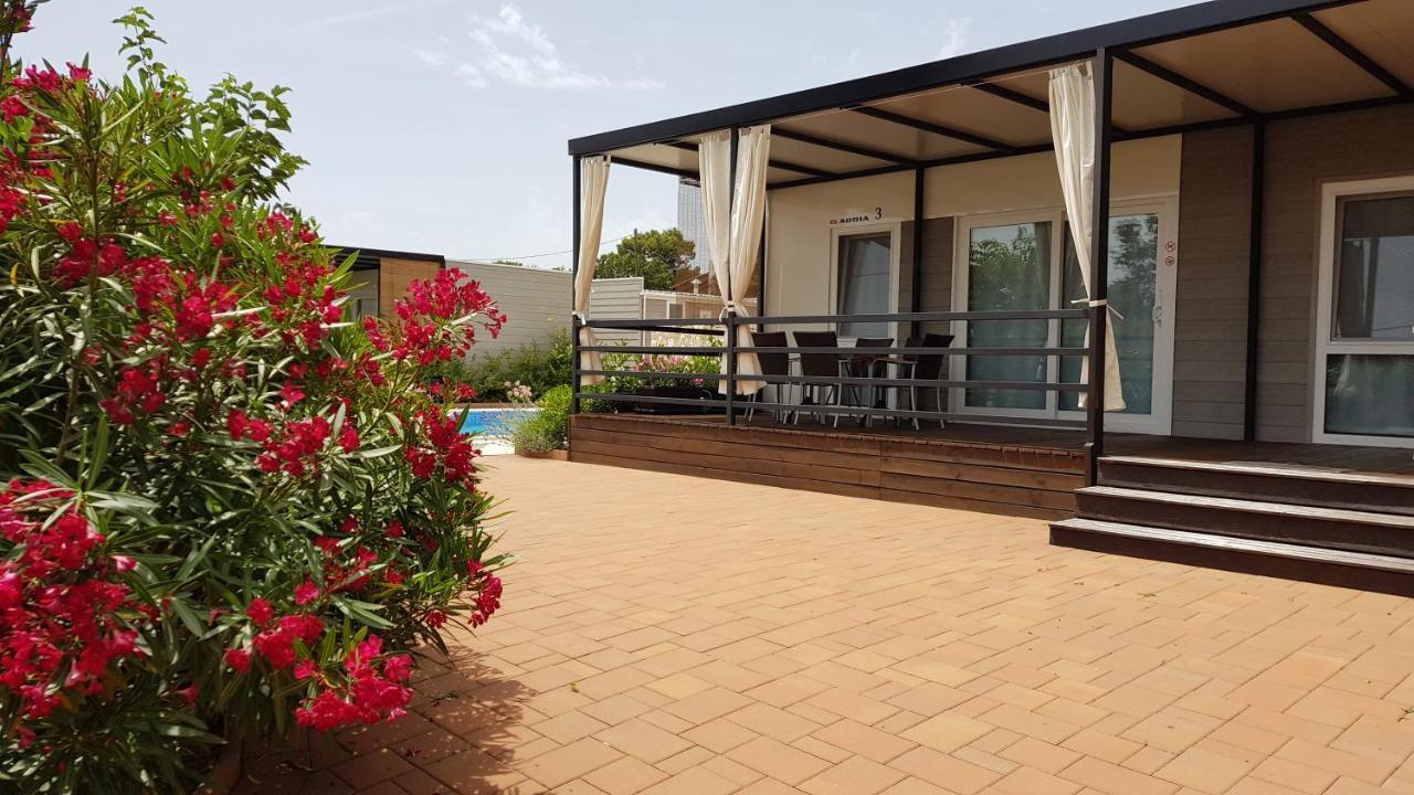 Mobile homes Suha Punta Kampor Exterior foto