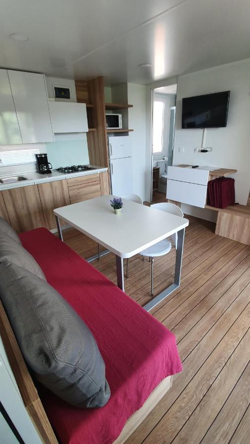Mobile homes Suha Punta Kampor Exterior foto