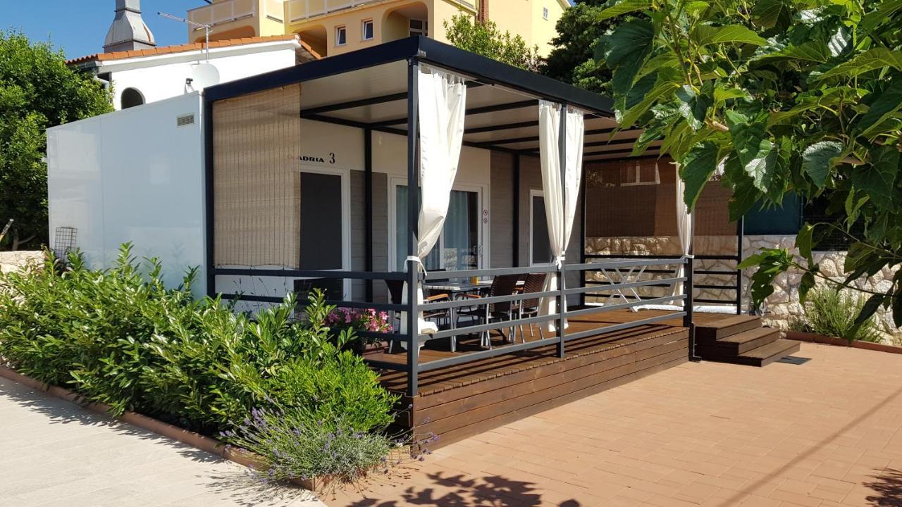 Mobile homes Suha Punta Kampor Exterior foto